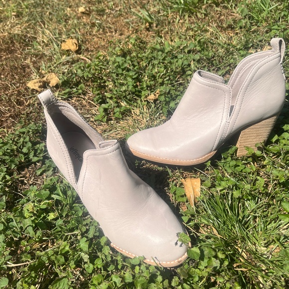 Jeffrey Campbell booties - Picture 2 of 7